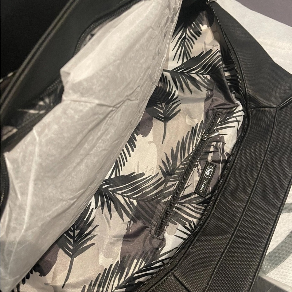 ✨ Brand New with Tags! Lug Tempo VL Vegan Leather Tote in Black ✨ - Picture 7 of 8